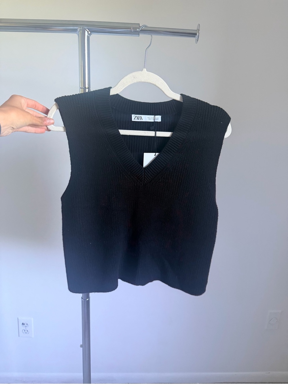 NWT ZARA Women’s V Neck Sweater